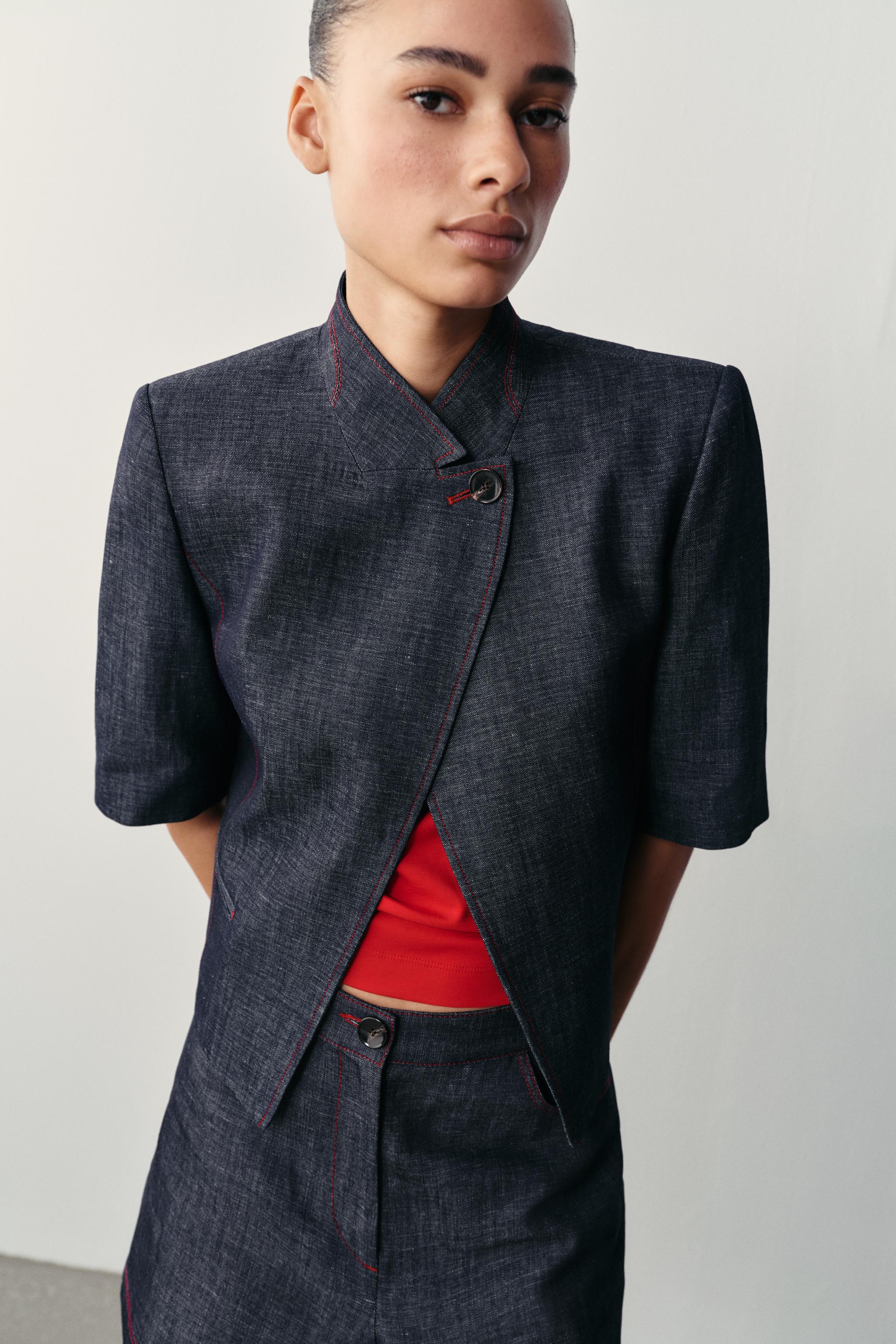 LINEN SHORT SLEEVE BLAZER WITH CONTRAST TOPSTITCHING